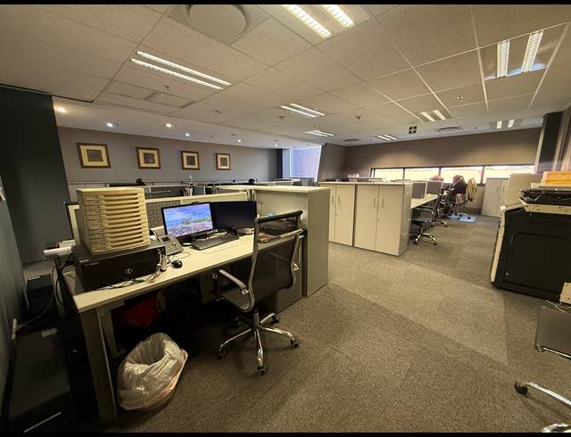 945M² OFFICE TO LET IN PARKTOWN